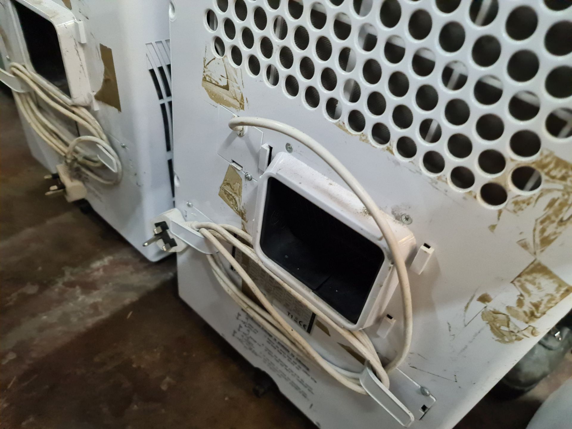 2 off air conditioning units - Image 9 of 9