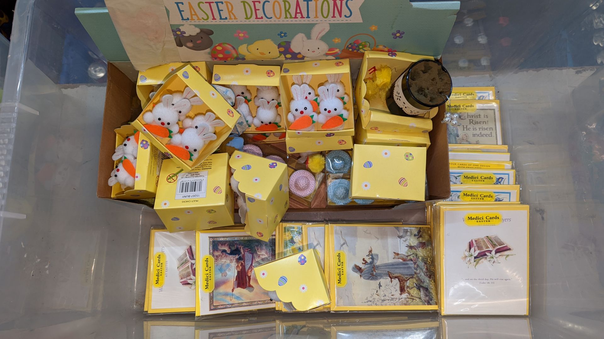 Contents of a crate of Easter decorations & cards - crate excluded - Image 4 of 4