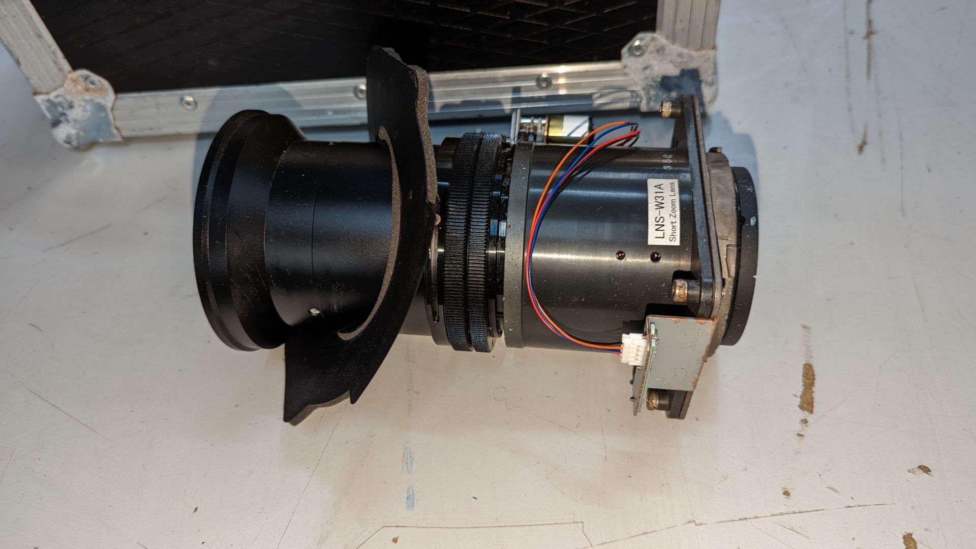 Sanyo model LNS-W31A lens for use with Sanyo Projectors model PLC XP100/200. Includes flight case - Image 4 of 11