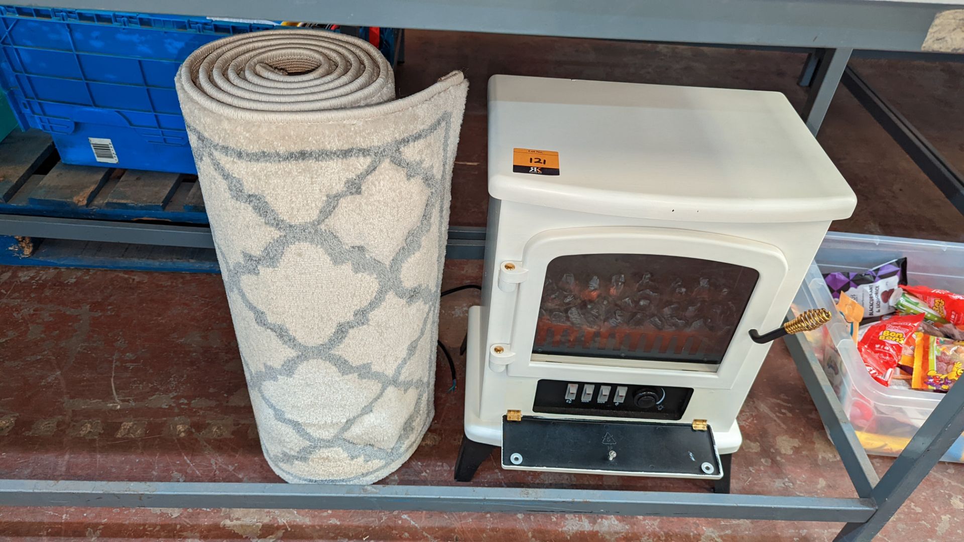 Mixed lot comprising electric stove-like heater plus runner rug - Image 2 of 7
