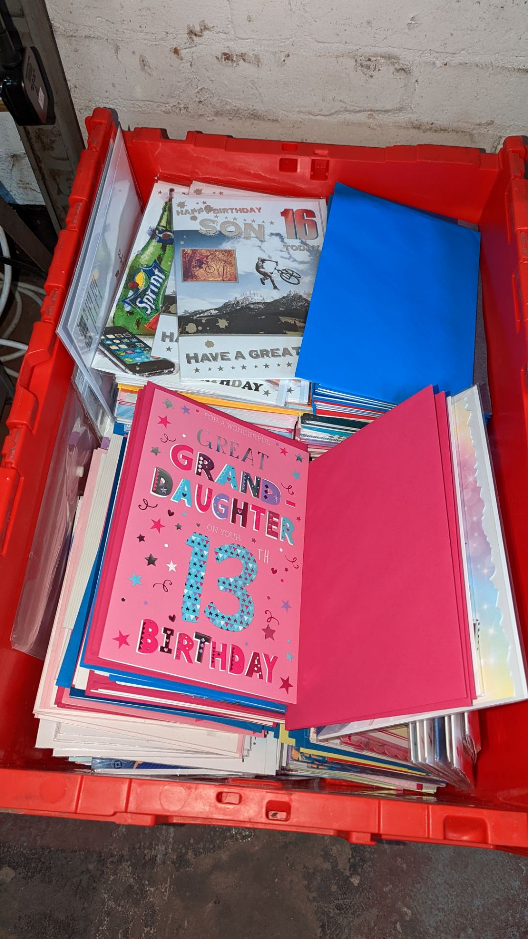 Contents of a crate of greetings cards - crate excluded - Image 5 of 11