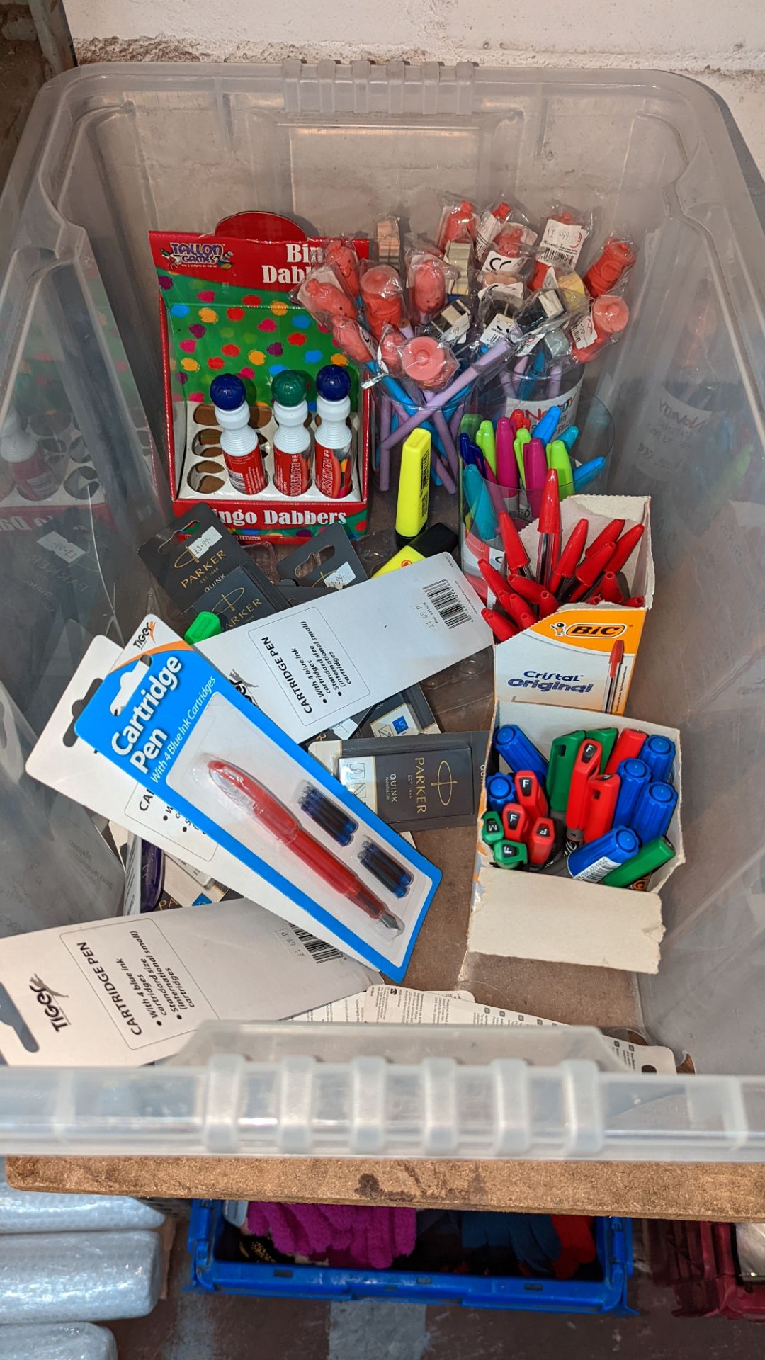 Contents of a crate of assorted pens - crate excluded - Image 2 of 5