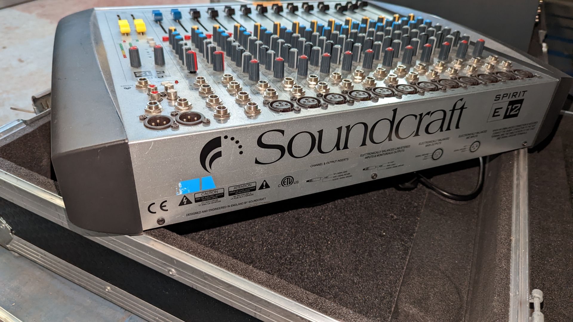 Soundcraft Spirit E12 mixing desk with flight case - Image 8 of 8