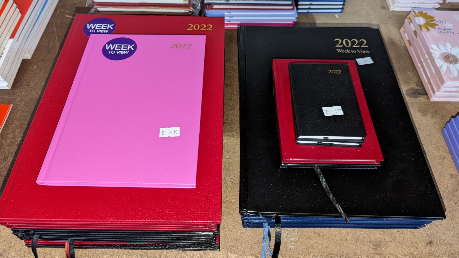 Quantity of 2022 desk diaries, pocket diaries, calendars & more - Image 3 of 8