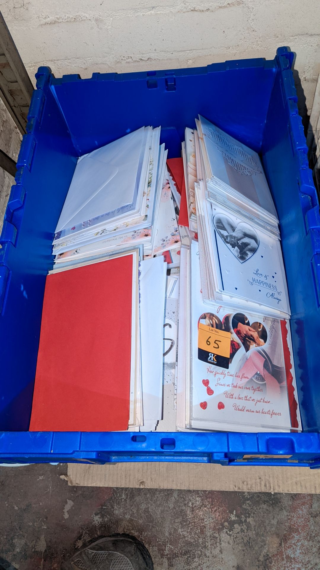 Contents of a crate of assorted greetings cards - crate excluded - Image 3 of 5