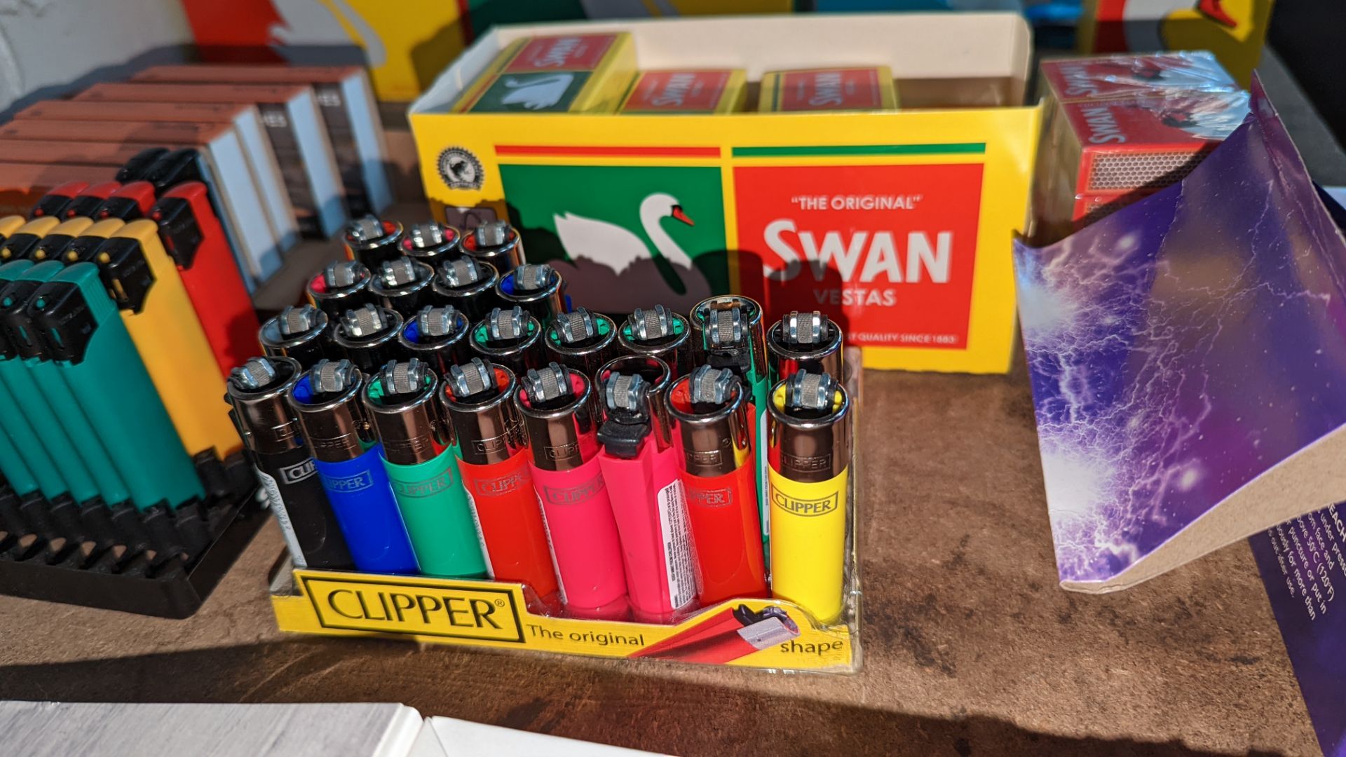 Mixed lighter & matches lot comprising 3 part-full boxes of disposable lighters (one of which contai - Image 7 of 10