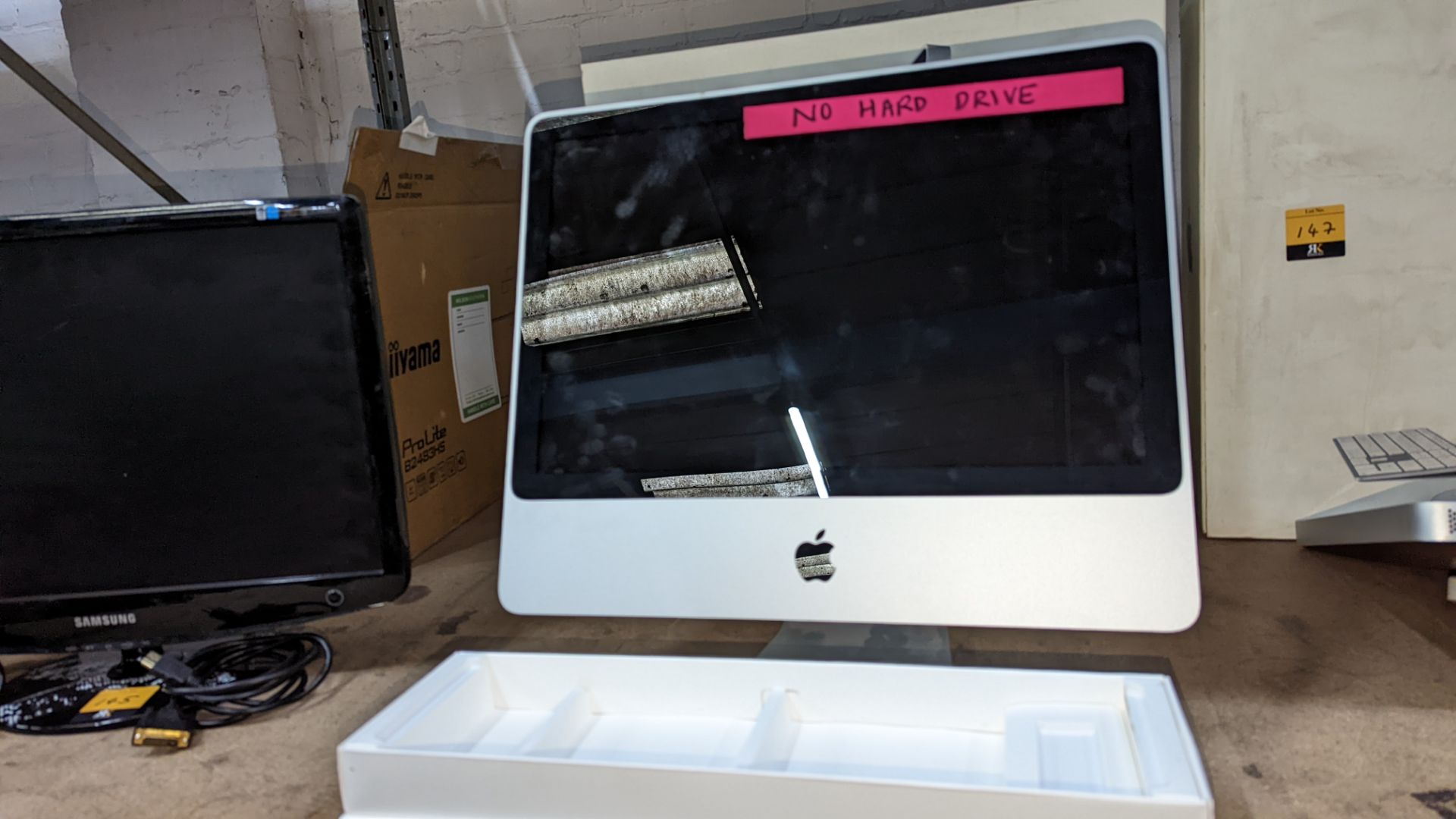 Apple iMac all-in-one computer model A1224, EMC No. 2210. NB. No hard drive, keyboard or mouse - Bild 4 aus 8