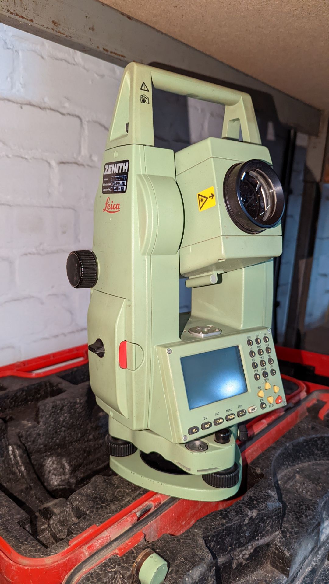 Leica model TCR703 motorised Total Station including batteries & charger plus carry case - Image 5 of 10