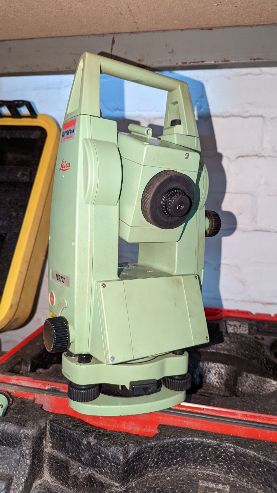 Leica model TCR703 motorised Total Station including batteries & charger plus carry case - Image 6 of 10