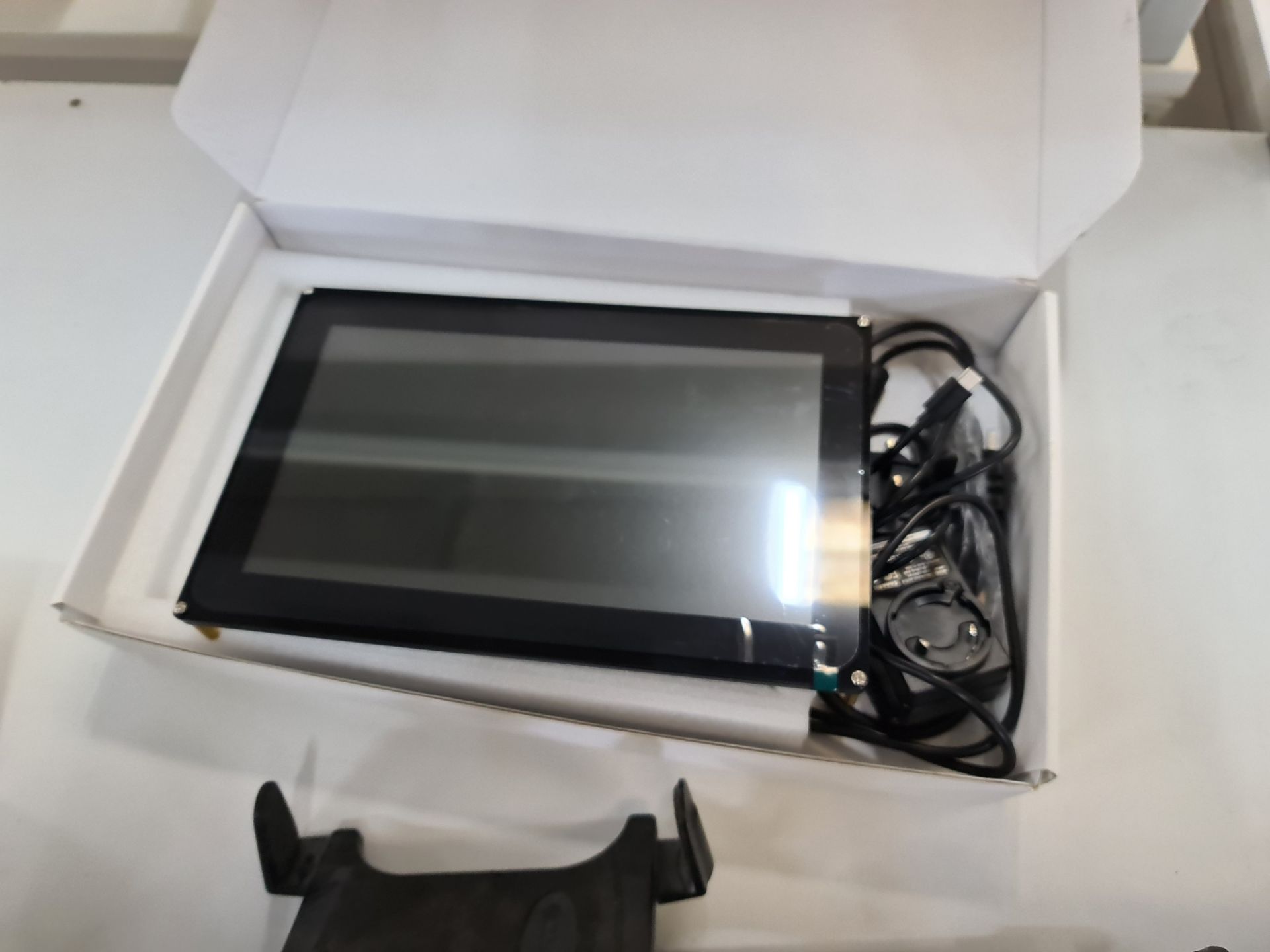 Tablet component plus 4 off tablet mounts - Image 6 of 6