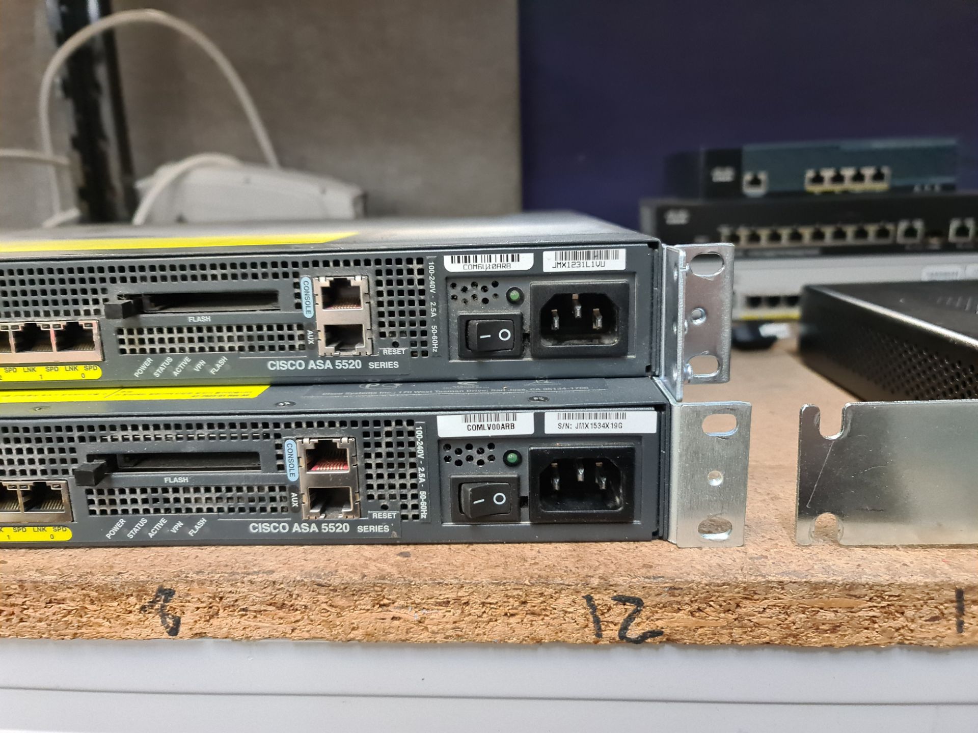 2 off Cisco ASA 5520 Series switches - Image 4 of 6