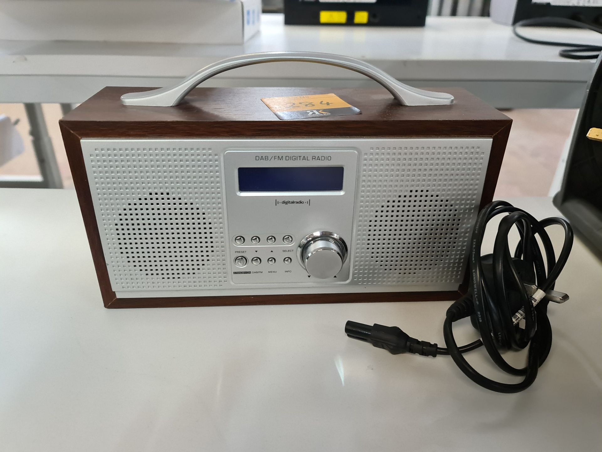 RED wooden DAB radio - Image 2 of 4