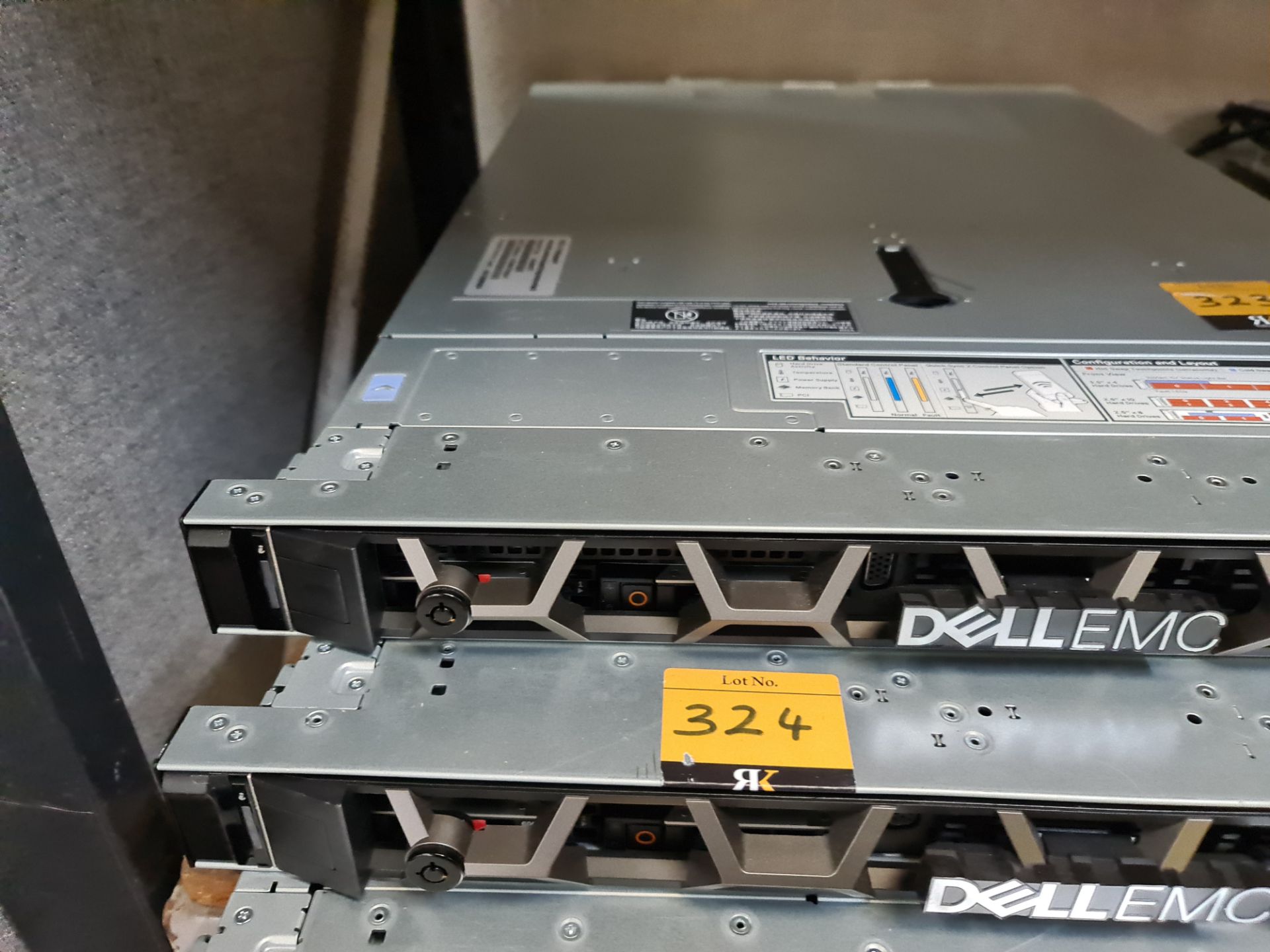 Dell EMC R440 PowerEdge rack mountable server with 2 off 600GB HDD - Image 2 of 11