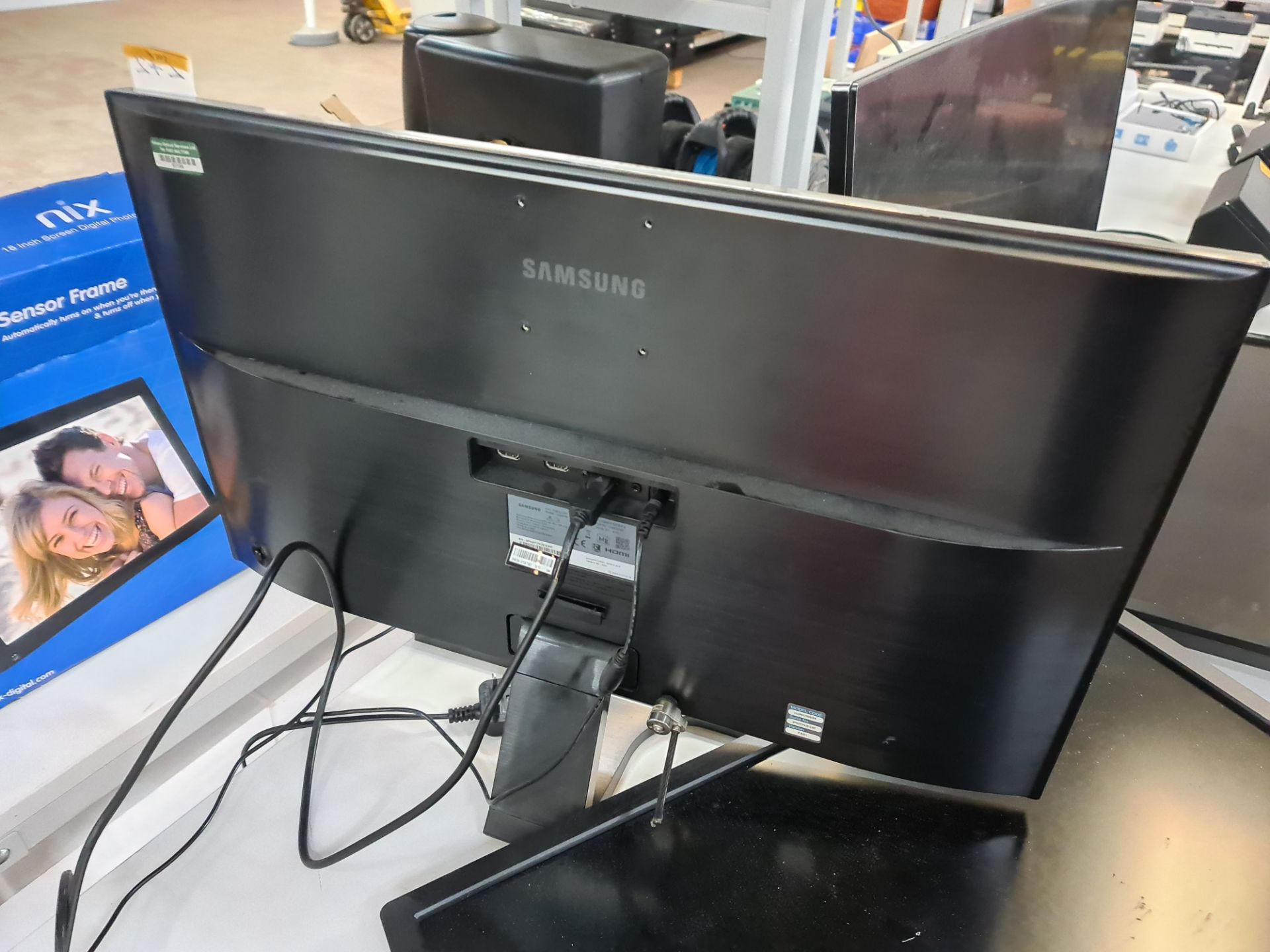 Samsung 24" widescreen monitor including stand - Image 2 of 6