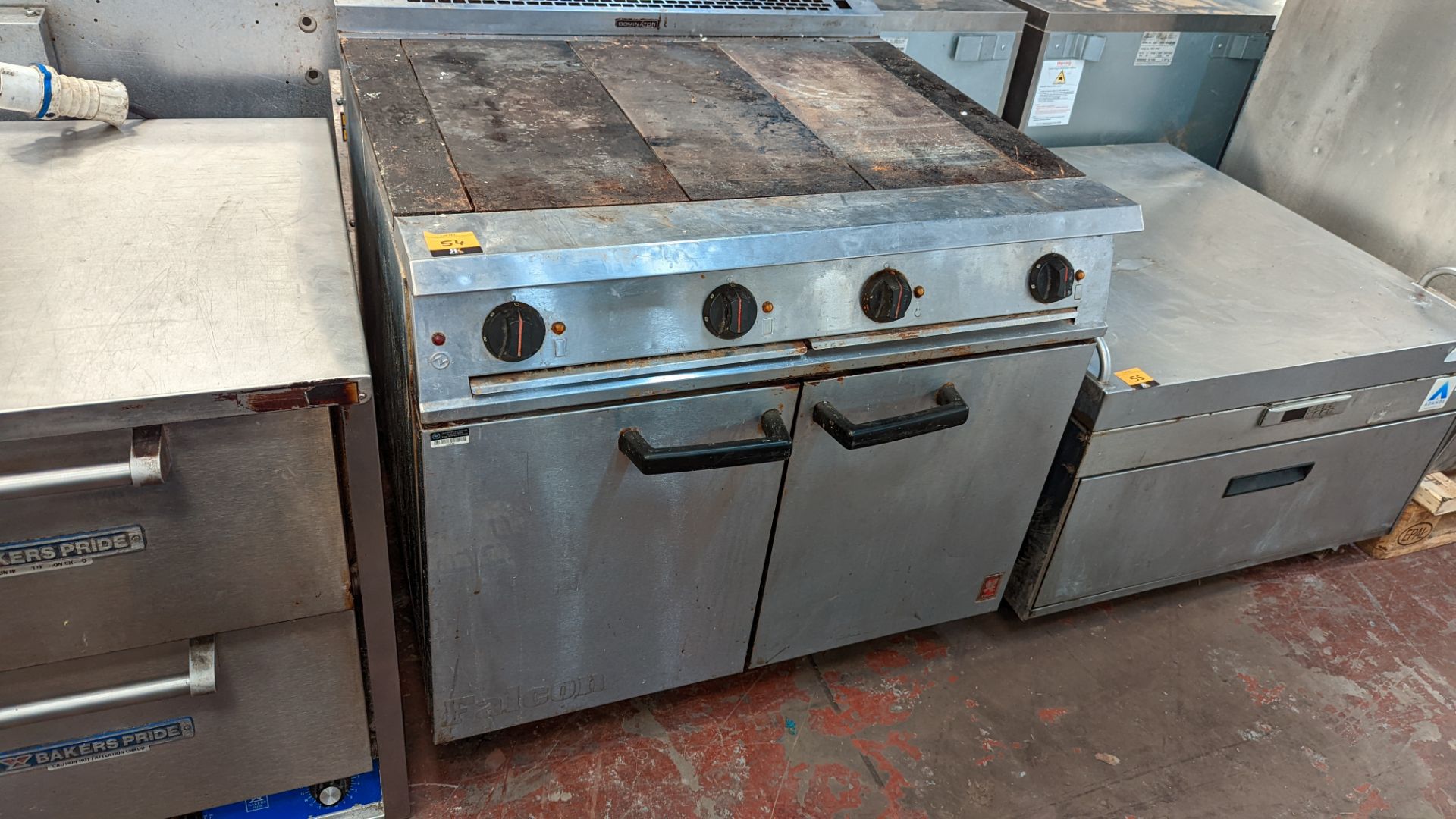 Falcon Dominator oven with hot plates