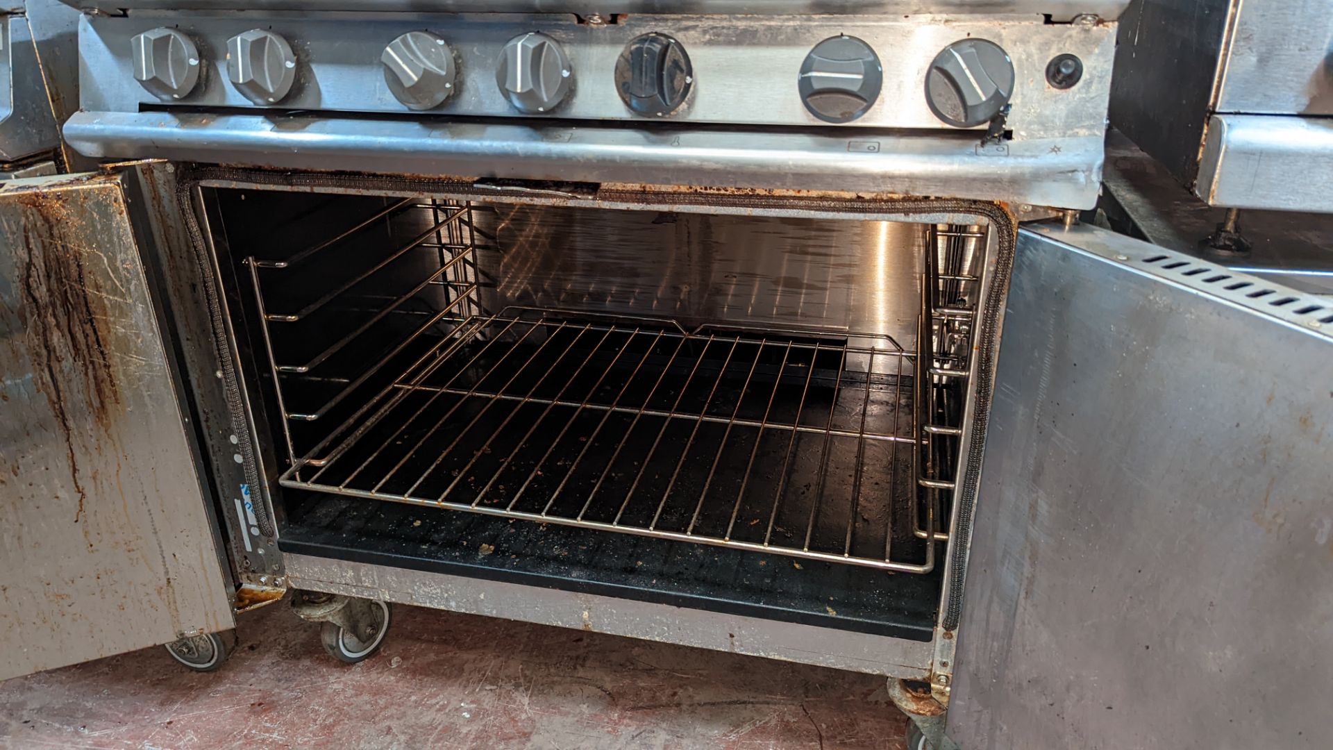 Falcon stainless steel large 6-ring gas oven - Image 6 of 6