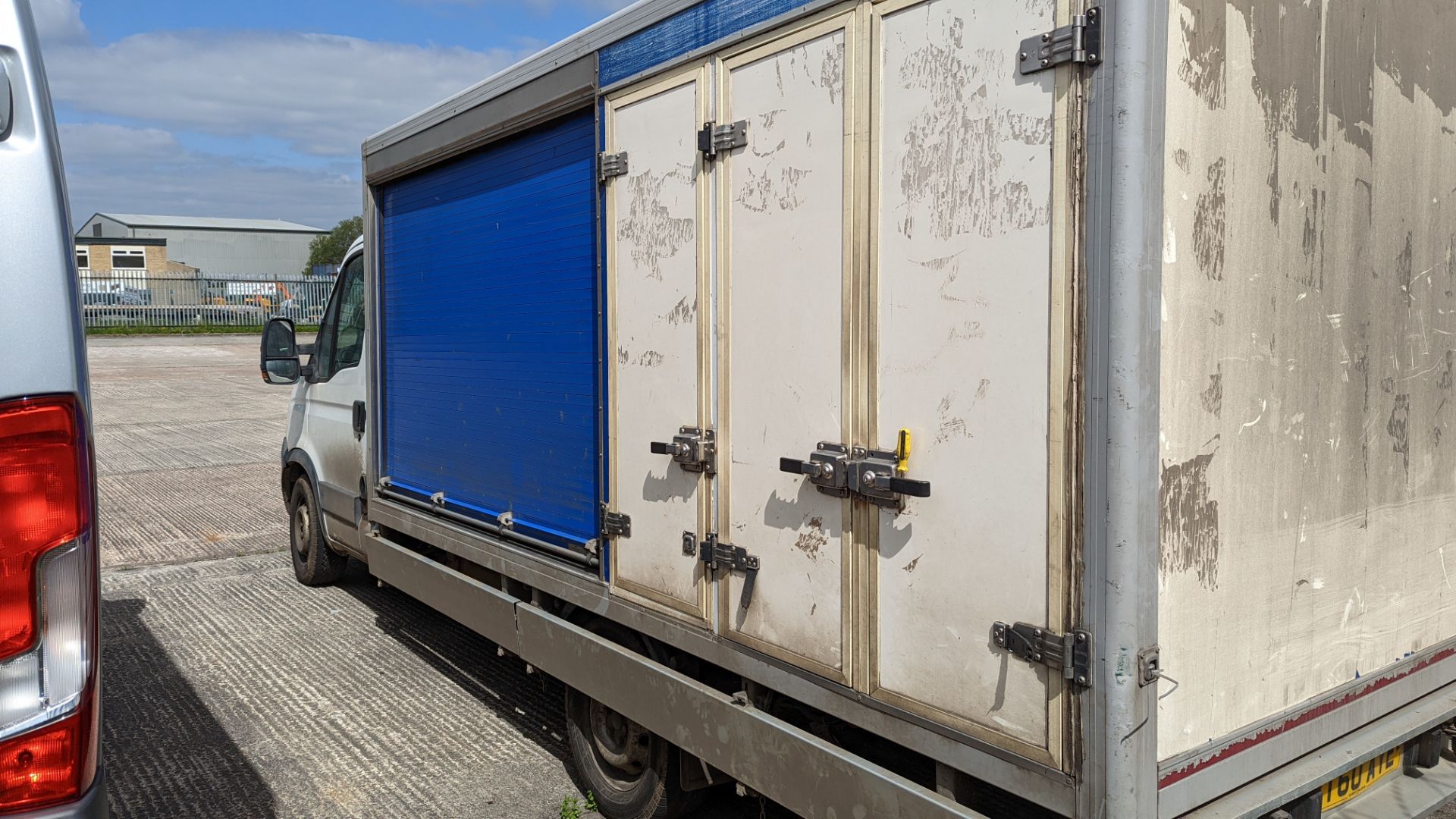 BT60 AYE Iveco Daily 35S11 MWB refrigerated box van with multiple compartments (ex-Tesco), 5 speed a - Image 9 of 47