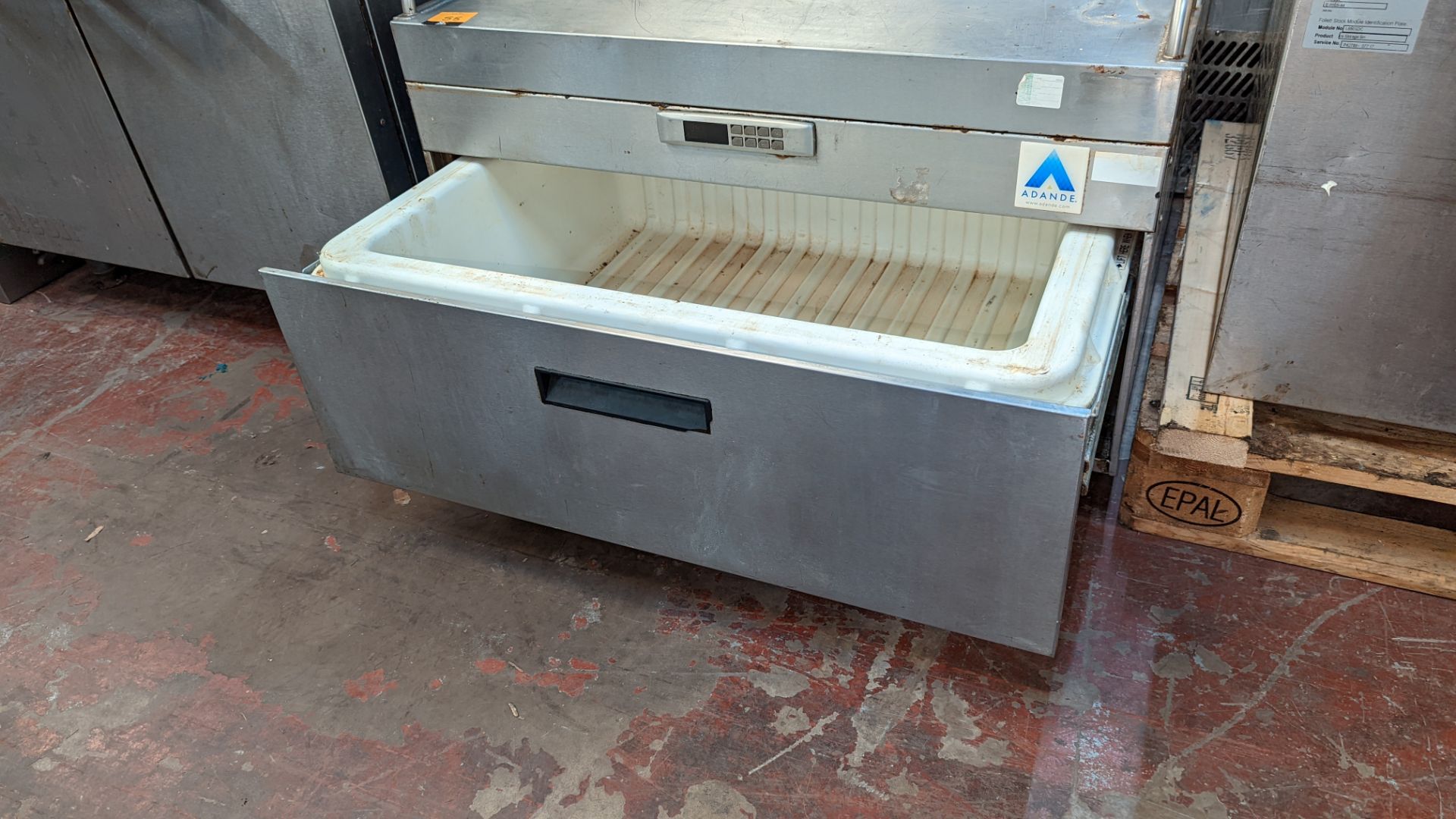 Stainless steel low height mobile refrigerated unit - Image 5 of 6