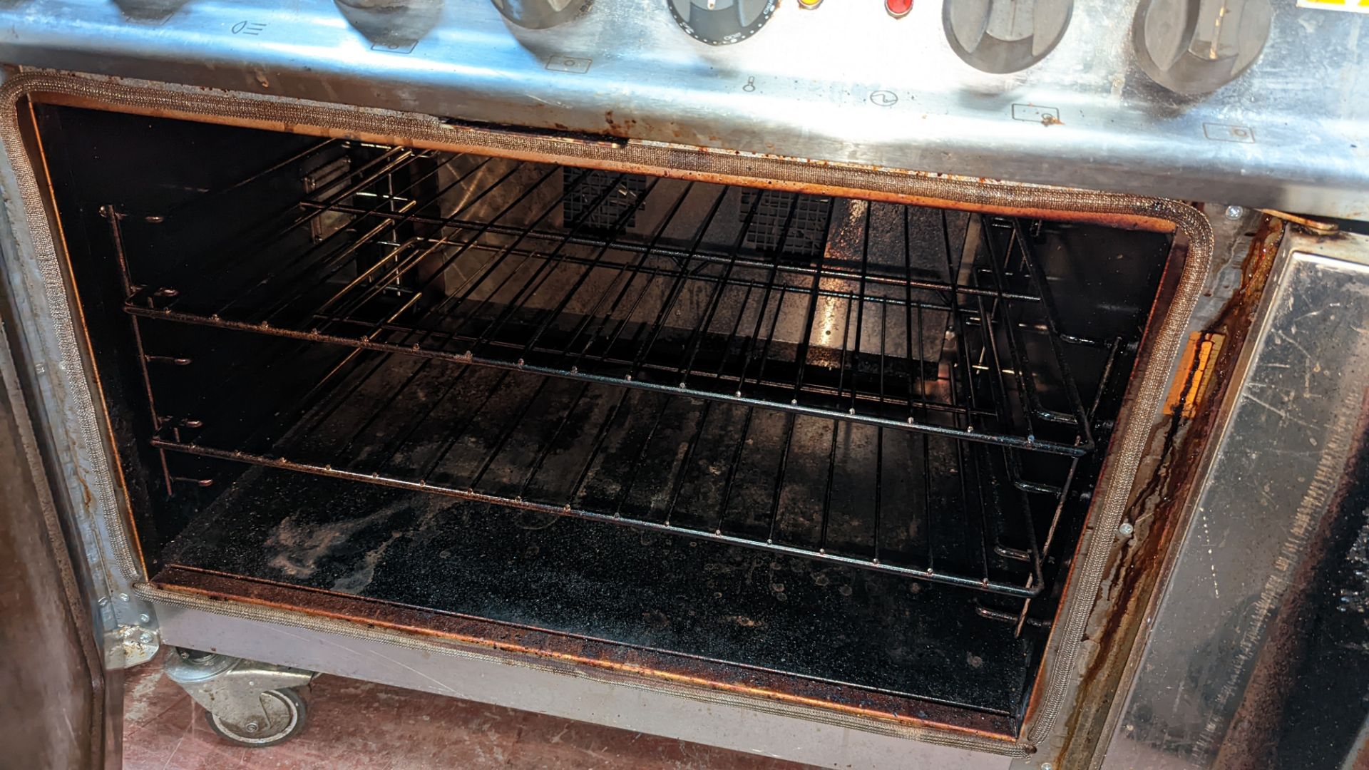 Falcon stainless steel large 6-ring gas oven. NB missing pan supports - Image 7 of 8