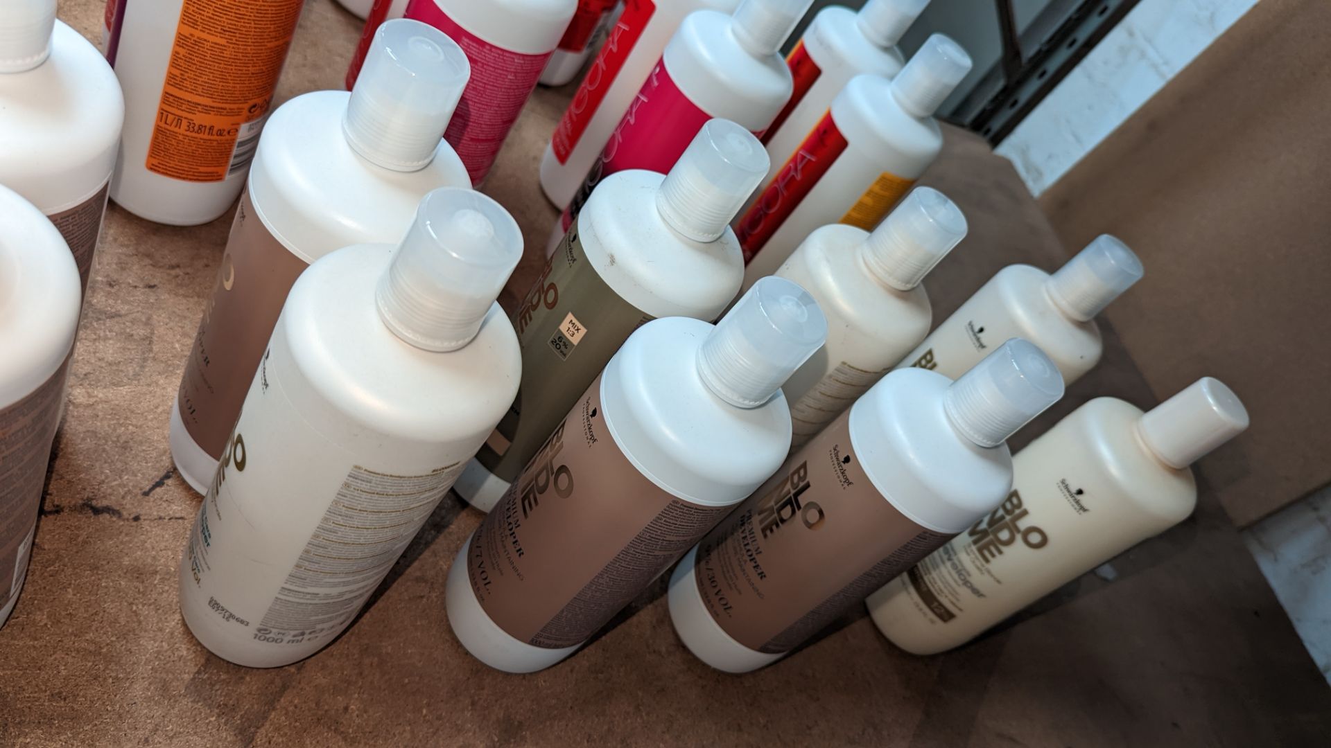 11 off 1 litre bottles of Schwarzkopf BLONDME assorted products - Image 4 of 5