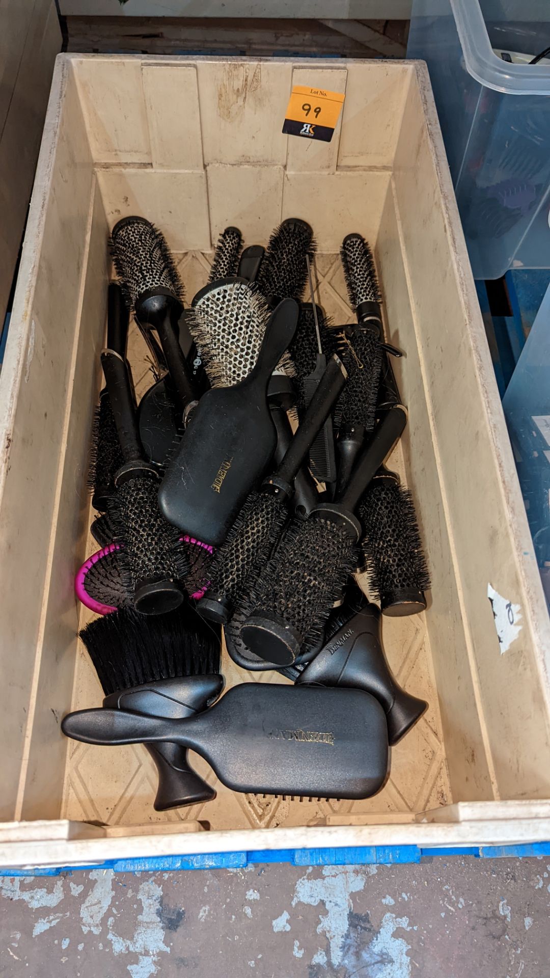 Contents of a crate of hairbrushes & similar - crate excluded