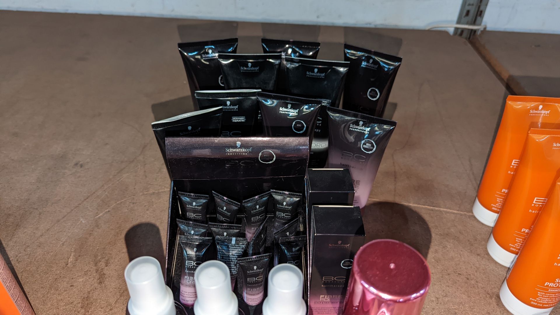 35 assorted tubs, bottles & tubes of Schwarzkopf BC Bonacure Hairtherapy Fibre Force assorted produc - Image 5 of 5