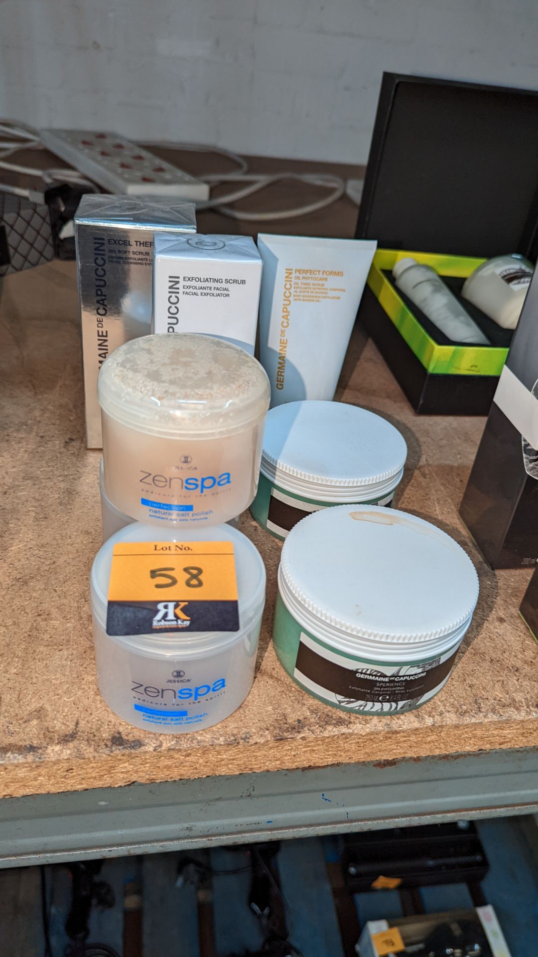 8 off assorted Germaine de Capuccini & Zenspa assorted exfoliators & scrubs - Image 3 of 5