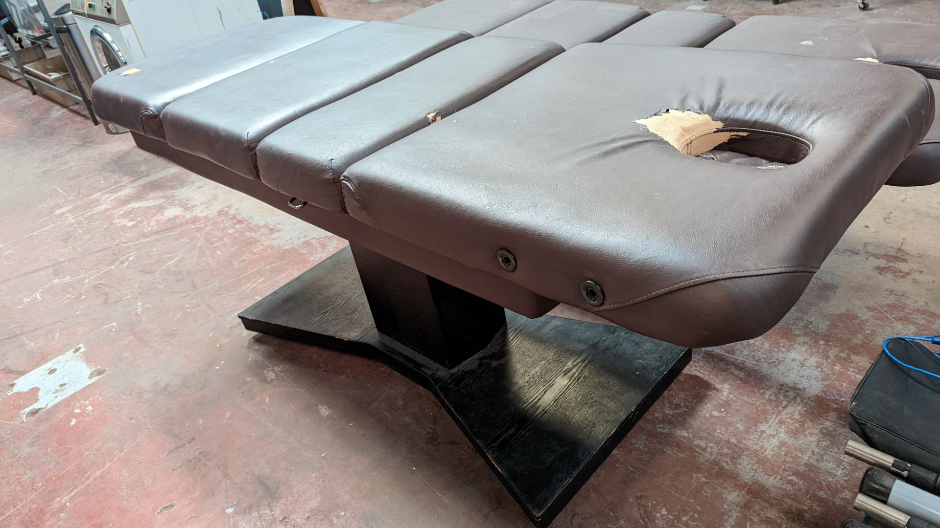 Beauty treatment bed in brown leather/leatherette on black wooden base with electric controller - Image 3 of 7