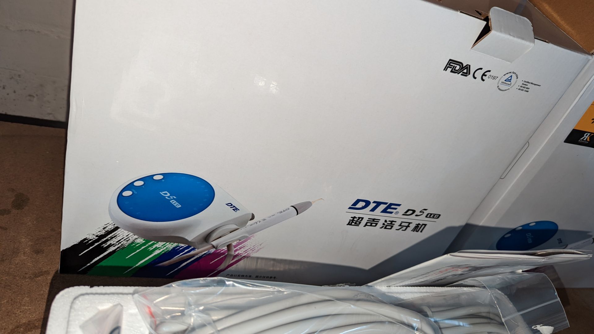 DTE D5 LED ultrasonic piezo scaler - Image 5 of 6