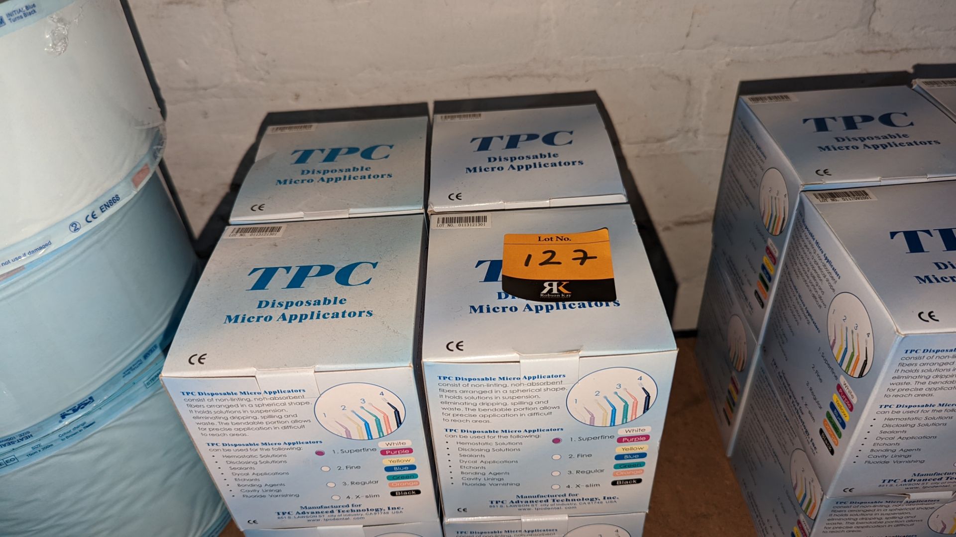 8 boxes of TPC disposable micro applicators. Each box contains 4 packs of 100 applicators, i.e. 400 - Image 3 of 4