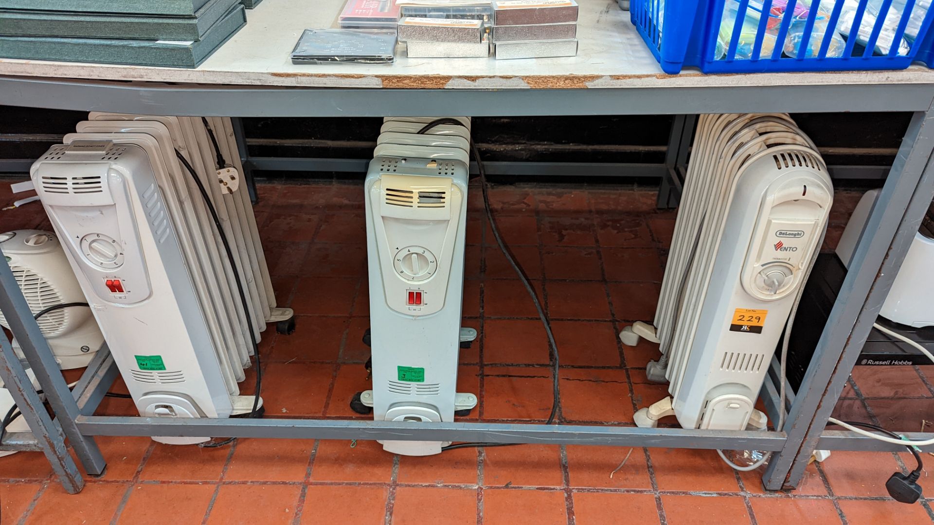 3 off assorted oil filled radiators plus 2 off small fan heaters