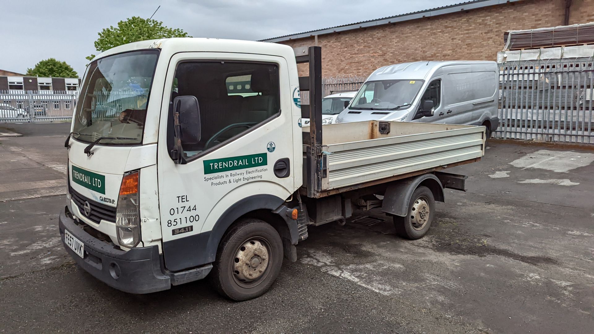 FE57 UVK Nissan Cabstar 34.11 S/C SWB 3.1m dropside, 5 speed manual gearbox, 2488cc diesel engine. - Image 8 of 35