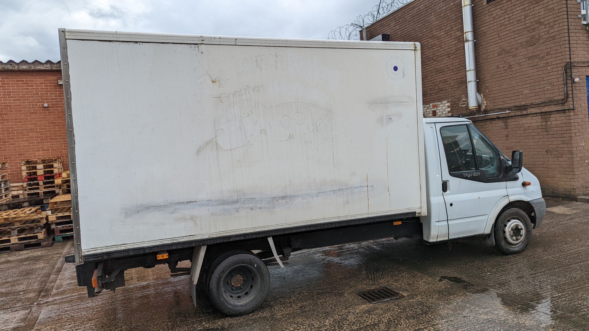 YC58 VOT Ford Transit 115 T350L RWD refrigerated box van, 6 speed manual gearbox, 2402cc diesel engi - Image 16 of 39