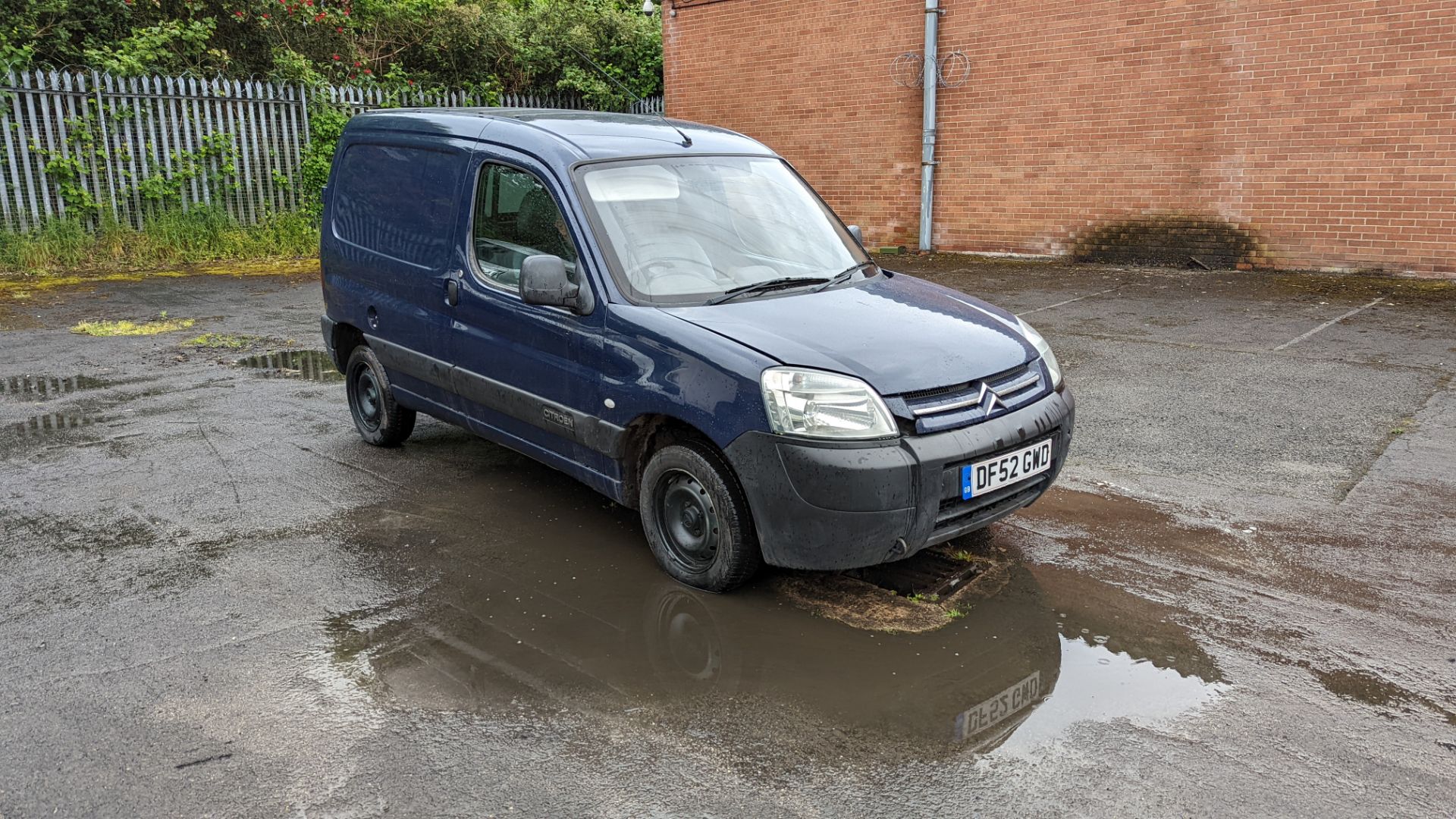 DF52 GWD Citroen Berlingo 1.9D 600 car derived van 5-speed manual gearbox, 1868cc diesel engine. Co - Image 43 of 44