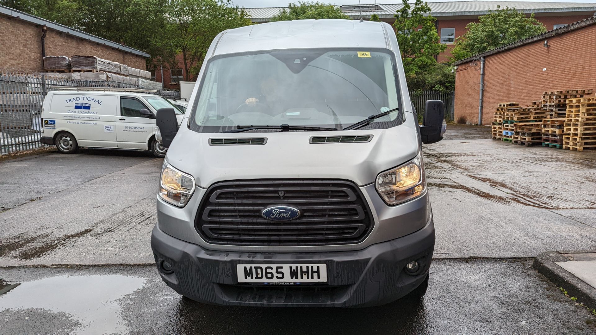 MD65 WHH Ford Transit 350, 6-speed manual gearbox, 2198cc diesel engine, 5981mm x 2550mm. Colour: Si - Image 6 of 51