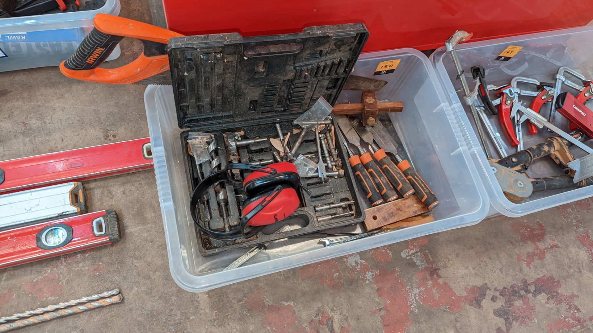 Contents of a crate of hand tools & miscellaneous - crate excluded - Image 3 of 7