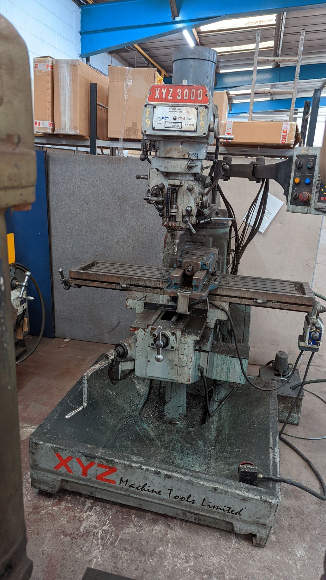 XYZ 3000 KR-V3000 turret mill with Newell DRO & Align CE-500S power feed - Image 4 of 16