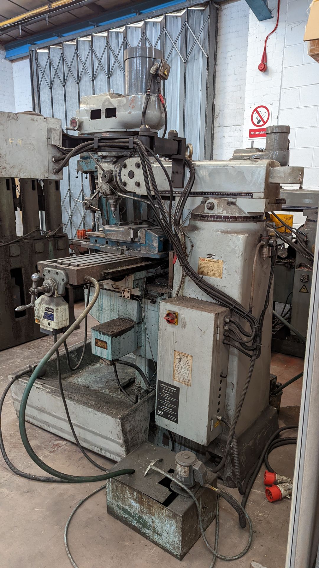 XYZ 3000 KR-V3000 turret mill with Newell DRO & Align CE-500S power feed - Image 16 of 16