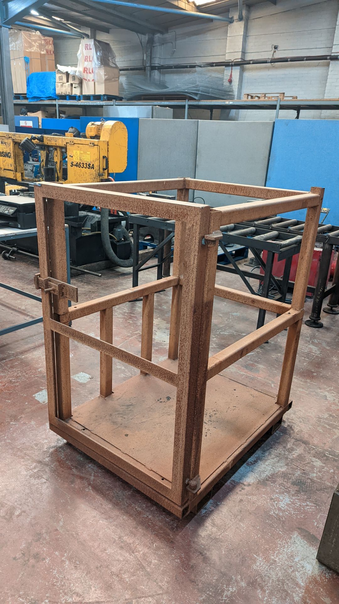 Forkliftable cage - Image 2 of 5