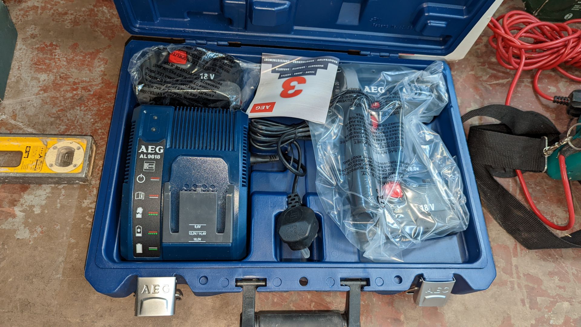 AEG BS18X battery drill/screwdriver in case NB. Appears new & unused. Includes 2 batteries & one cha - Image 4 of 5