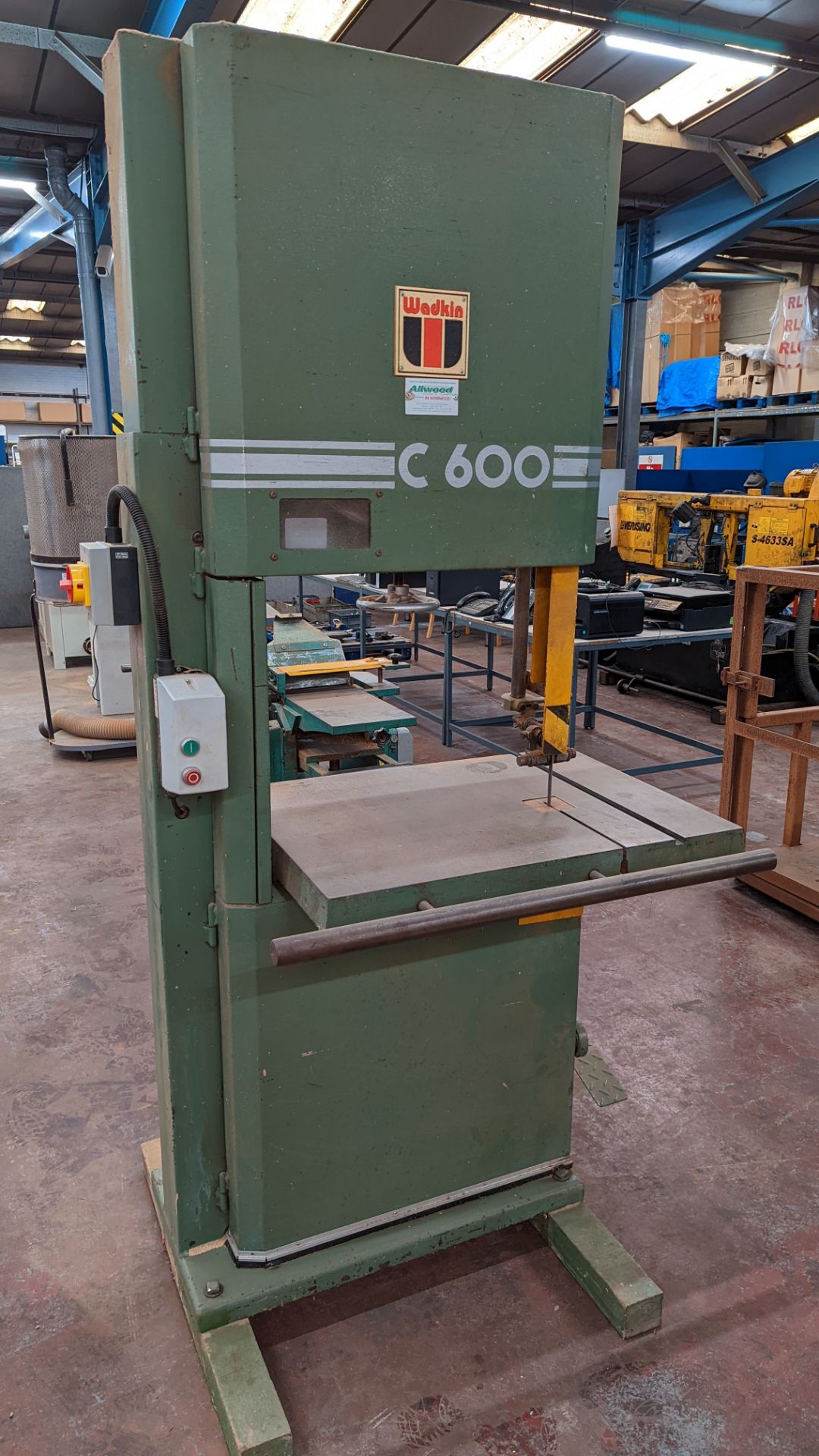 Wadkin floor standing vertical bandsaw Type C6 92866 - Image 6 of 8