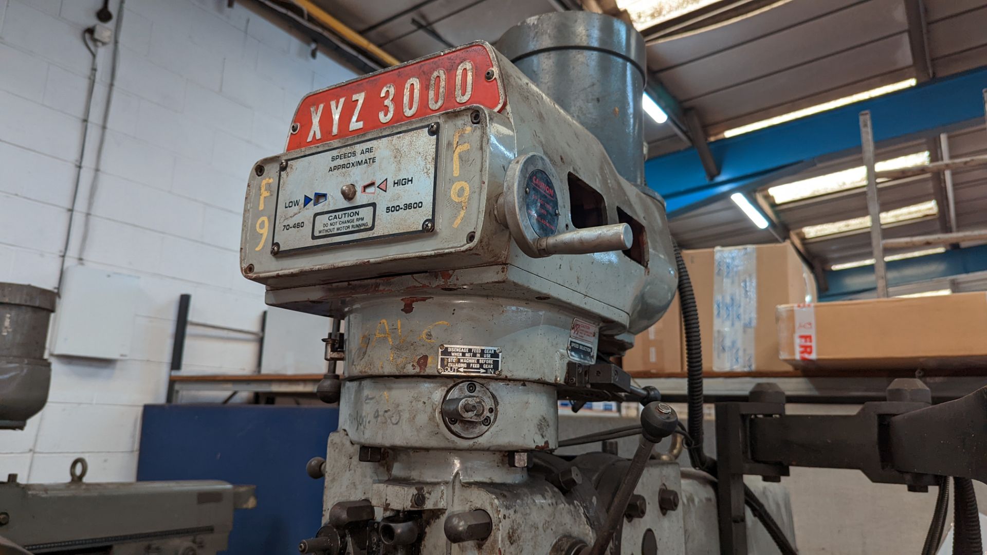 XYZ 3000 KR-V3000 turret mill with Newell DRO & Align CE-500S power feed - Image 11 of 16