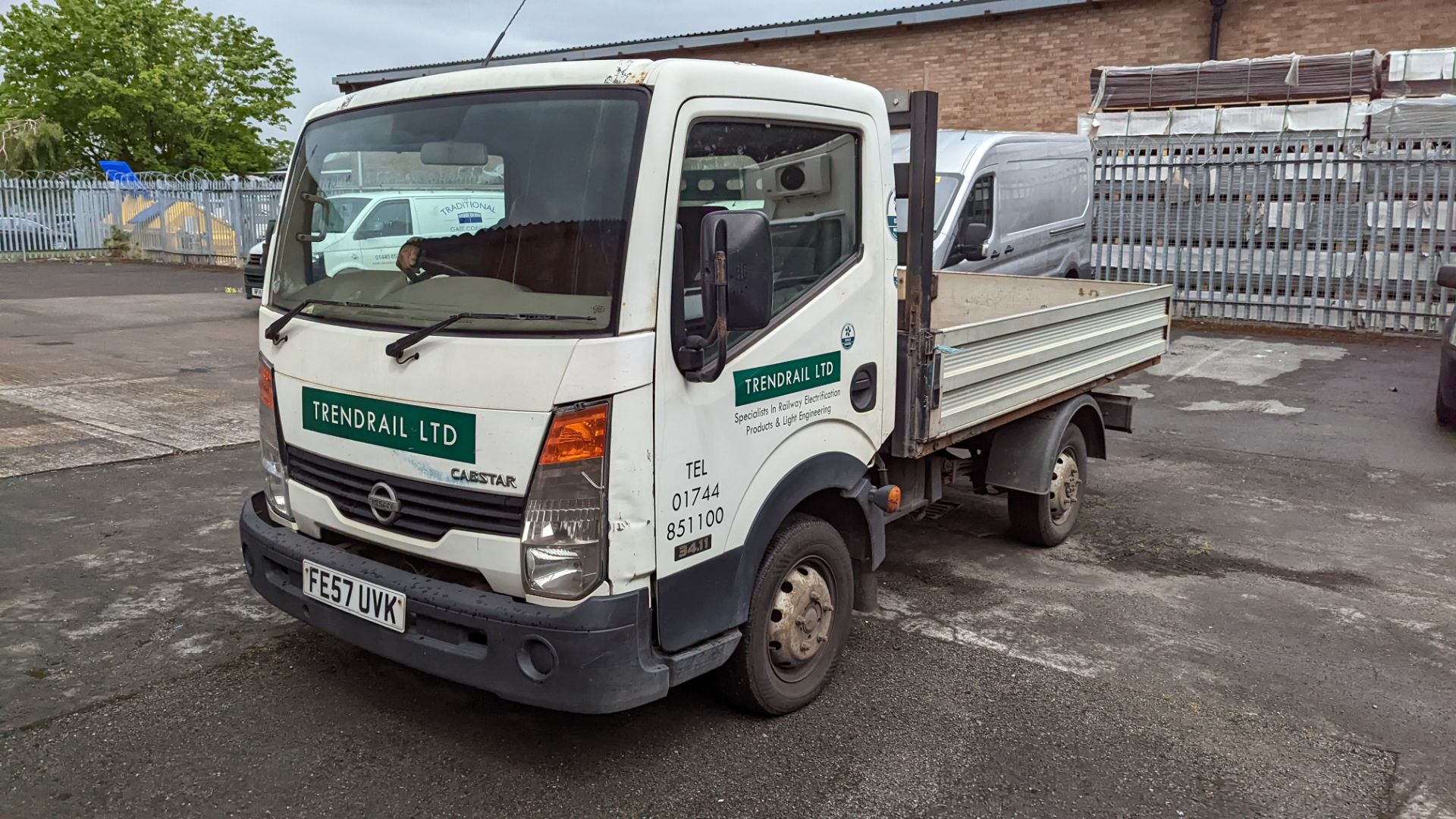 FE57 UVK Nissan Cabstar 34.11 S/C SWB 3.1m dropside, 5 speed manual gearbox, 2488cc diesel engine. - Image 7 of 35