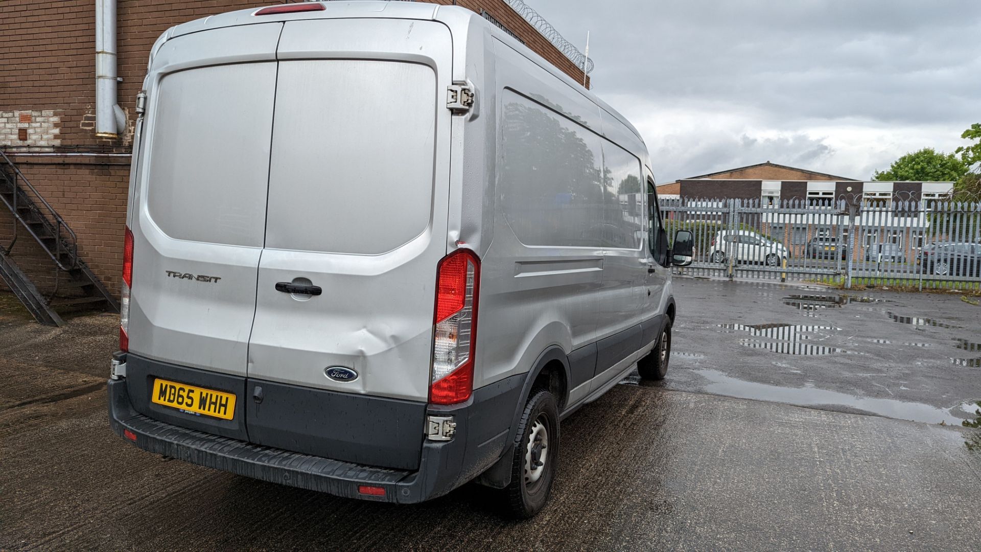 MD65 WHH Ford Transit 350, 6-speed manual gearbox, 2198cc diesel engine, 5981mm x 2550mm. Colour: Si - Image 22 of 51