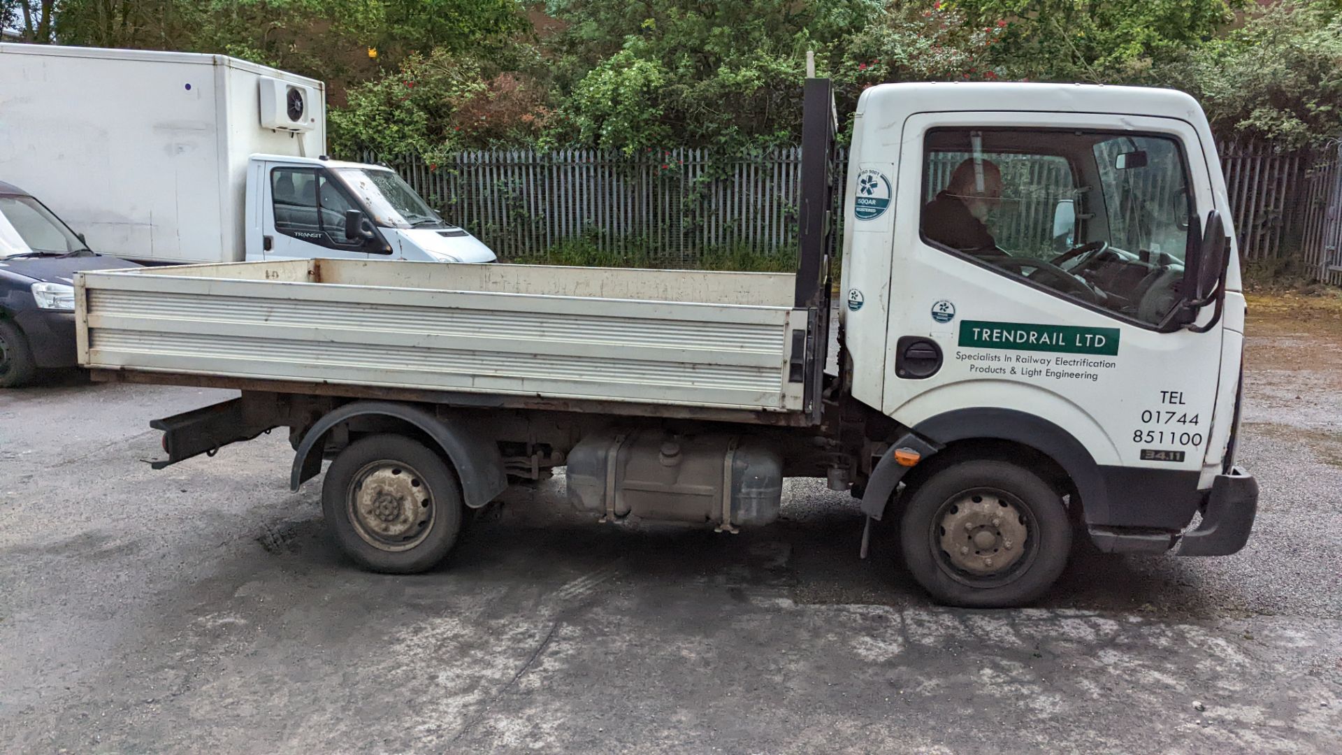 FE57 UVK Nissan Cabstar 34.11 S/C SWB 3.1m dropside, 5 speed manual gearbox, 2488cc diesel engine. - Image 24 of 35