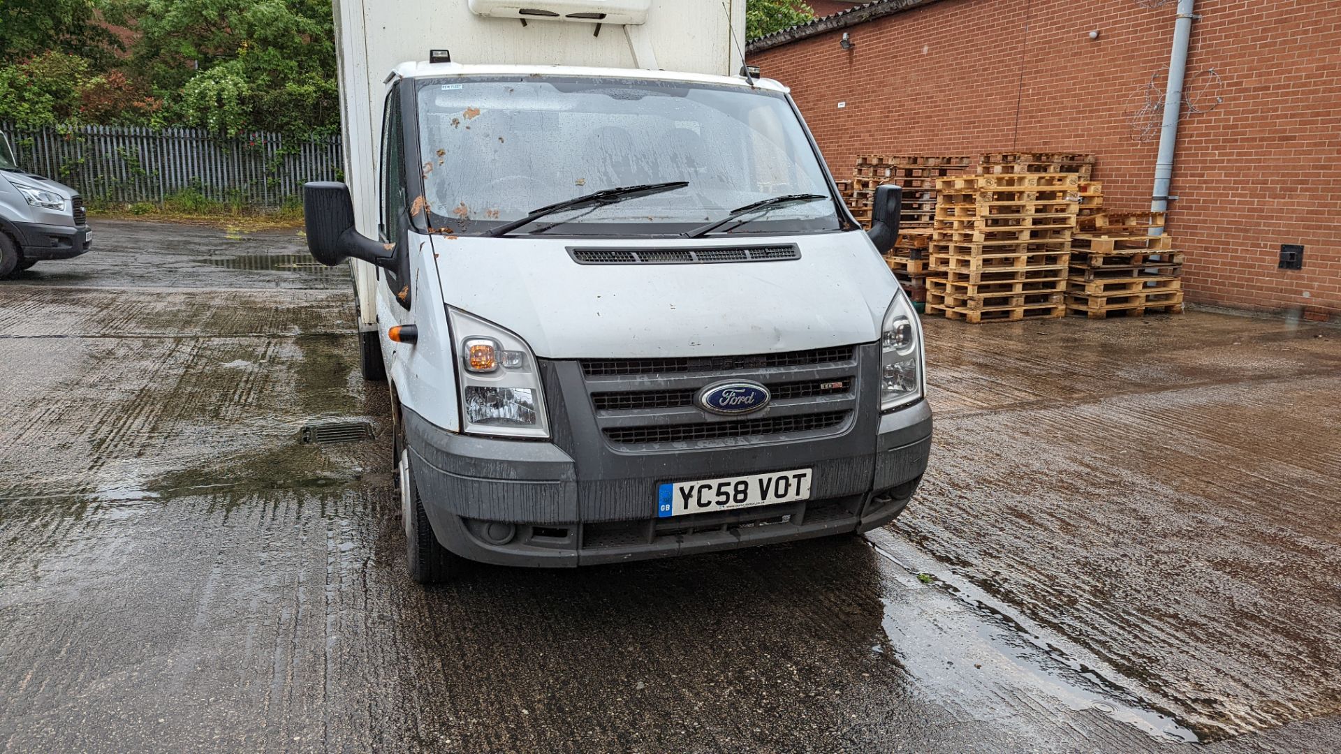 YC58 VOT Ford Transit 115 T350L RWD refrigerated box van, 6 speed manual gearbox, 2402cc diesel engi - Image 25 of 39