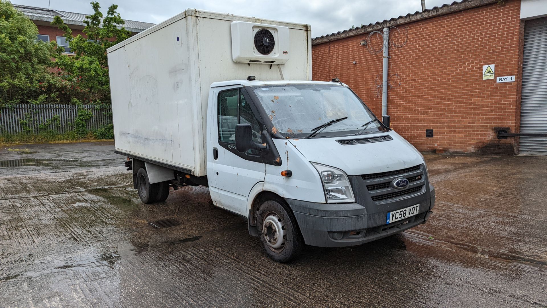 YC58 VOT Ford Transit 115 T350L RWD refrigerated box van, 6 speed manual gearbox, 2402cc diesel engi - Image 23 of 39