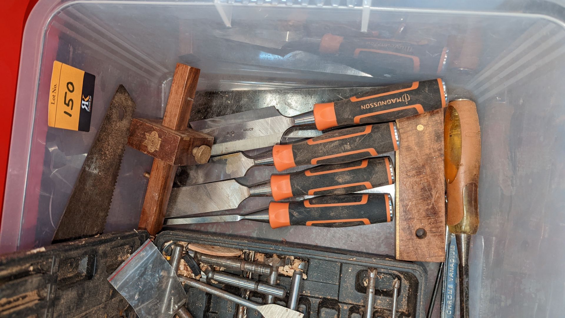 Contents of a crate of hand tools & miscellaneous - crate excluded - Image 5 of 7