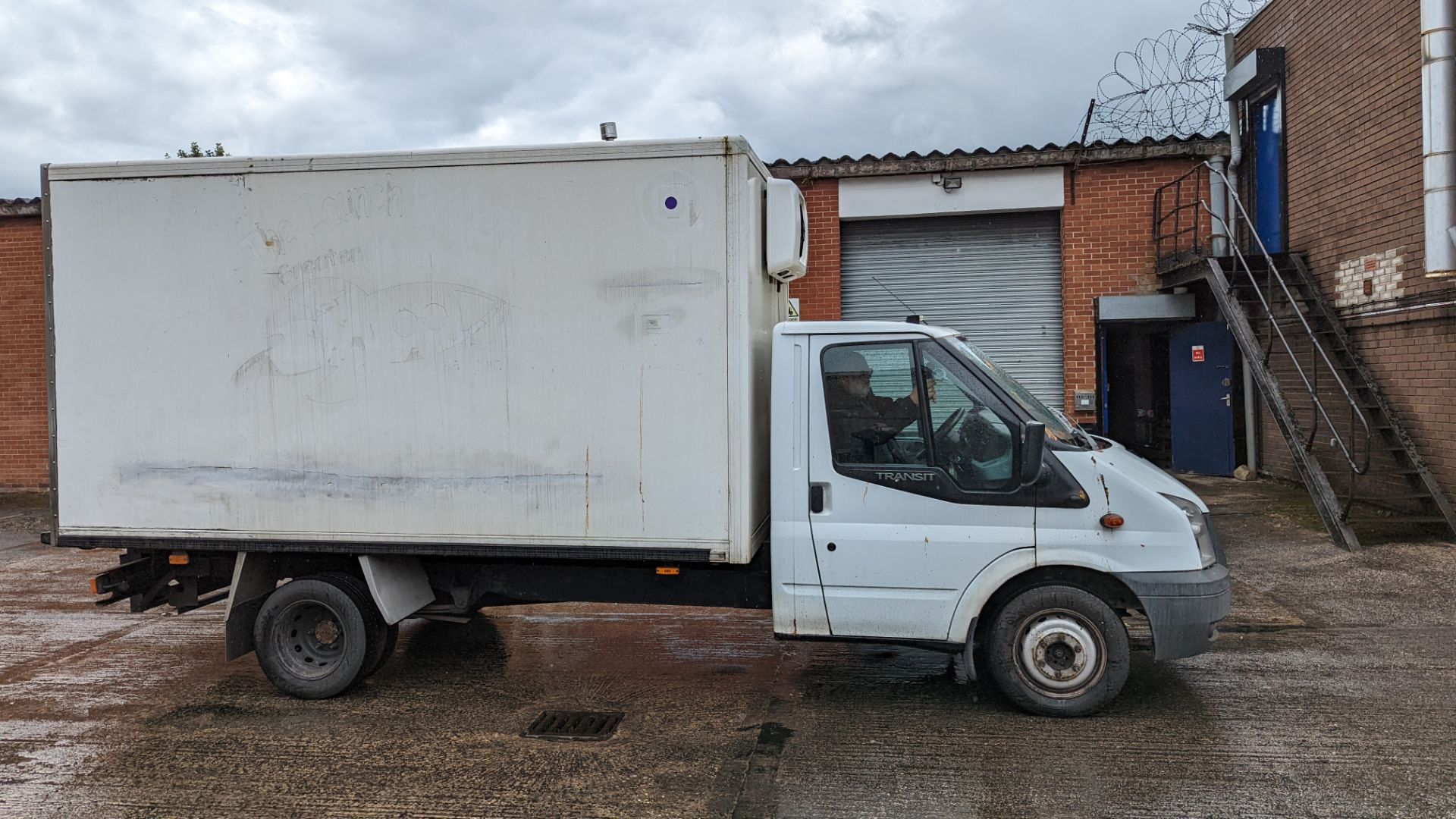 YC58 VOT Ford Transit 115 T350L RWD refrigerated box van, 6 speed manual gearbox, 2402cc diesel engi - Image 19 of 39