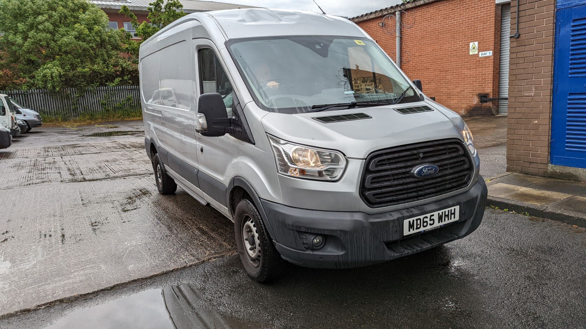 MD65 WHH Ford Transit 350, 6-speed manual gearbox, 2198cc diesel engine, 5981mm x 2550mm. Colour: Si - Image 3 of 51